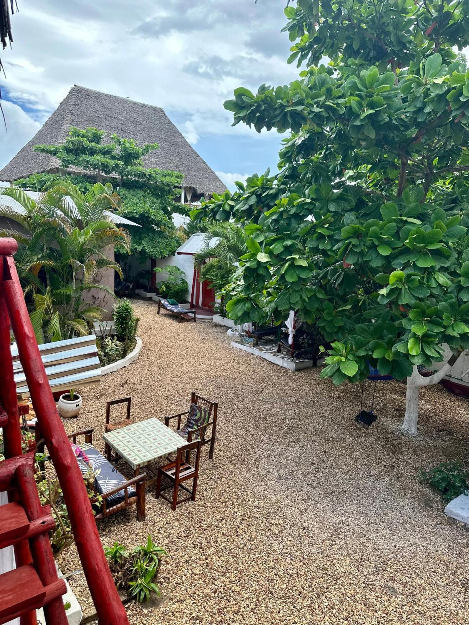 Pole Pole House Hotel Nungwi Exterior photo